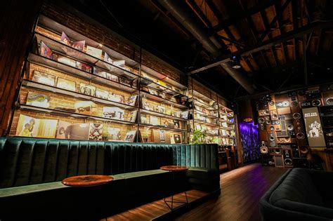 Off the record houston - Nov 6, 2023 · Off the Record is a bar and listening lounge inspired by George's Music Room in Chicago. It opened in November 2023 with a grand party for VIPs, featuring DJ Vanilla Trill and curated tunes. 